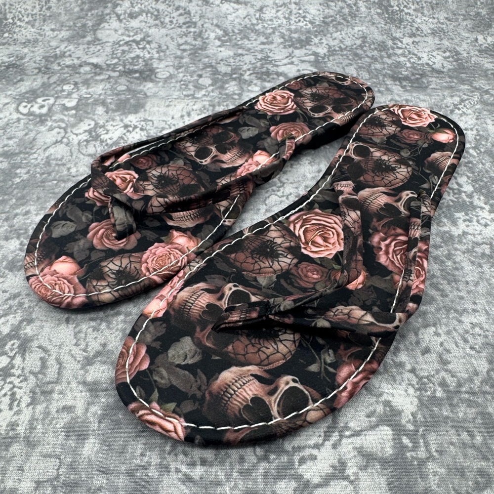 Source Unknown Black and Pink Skull Rose Sandals size 39